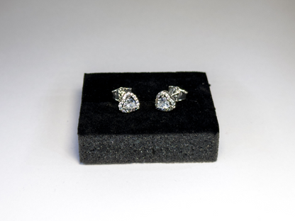 Pandora Naušnice s Uzdignutim Srcem (Srebro 925)