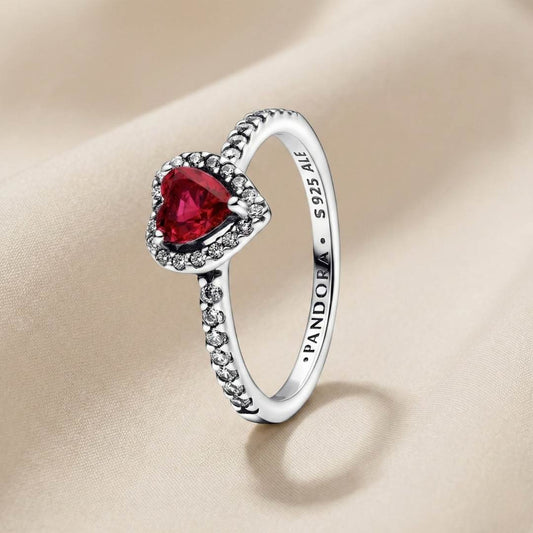 Pandora Prsten “Povišeno Crveno Srce” (Srebro 925)