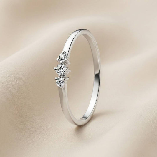 Pandora Prsten Tri Sjajna Cirkona (Srebro 925)