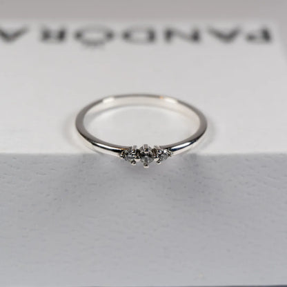 Pandora Prsten Tri Sjajna Cirkona (Srebro 925)