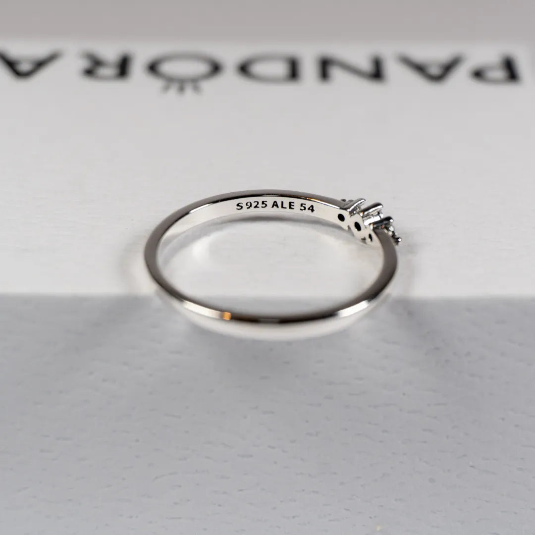 Pandora Prsten Tri Sjajna Cirkona (Srebro 925)