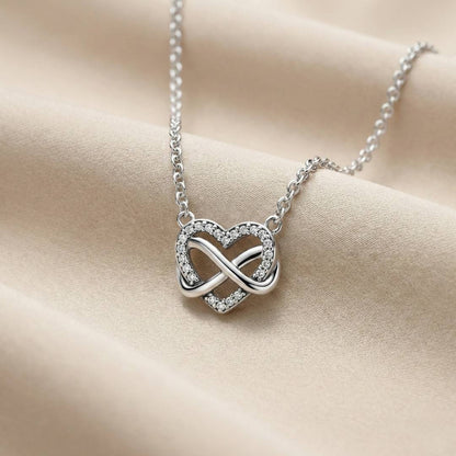 Pandora Ogrlica Blistavo Srce s Beskonačnošću (Srebro 925)
