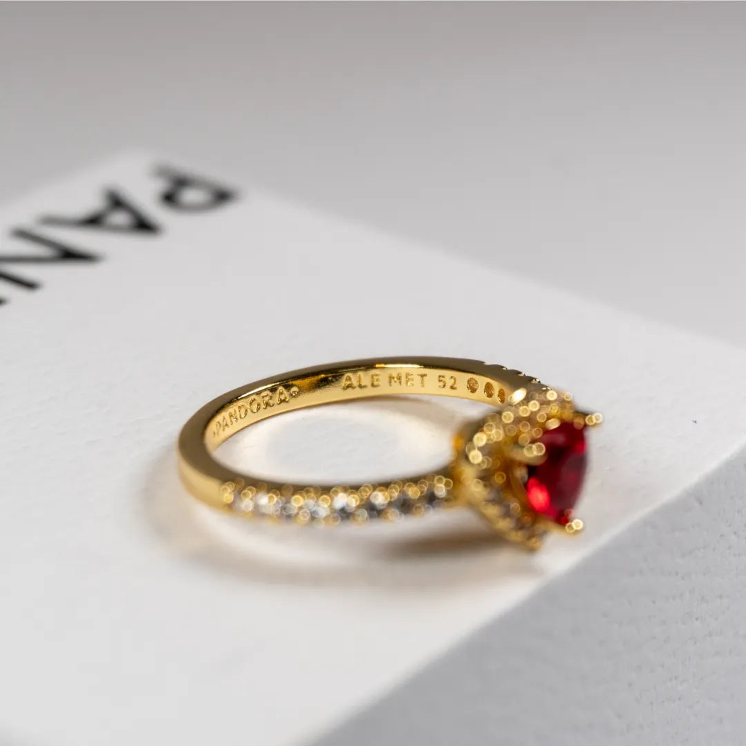 Pandora Timeless Prsten Crveno Srce s Pavé Sjajem (Posebna Pandora legura metala s 14k pozlatom)