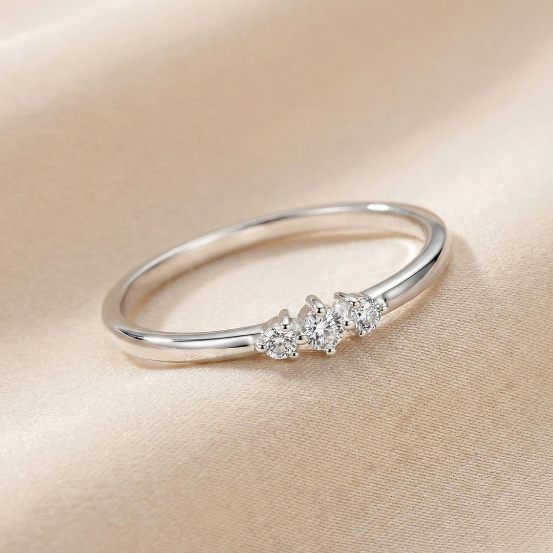 Pandora Prsten Tri Sjajna Cirkona (Srebro 925)