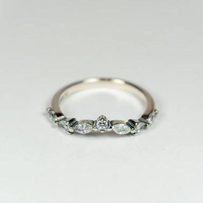 Pandora Timeless Prsten Blistavi Motiv Jadca s Različitim Kamenčićima (Srebro 925)