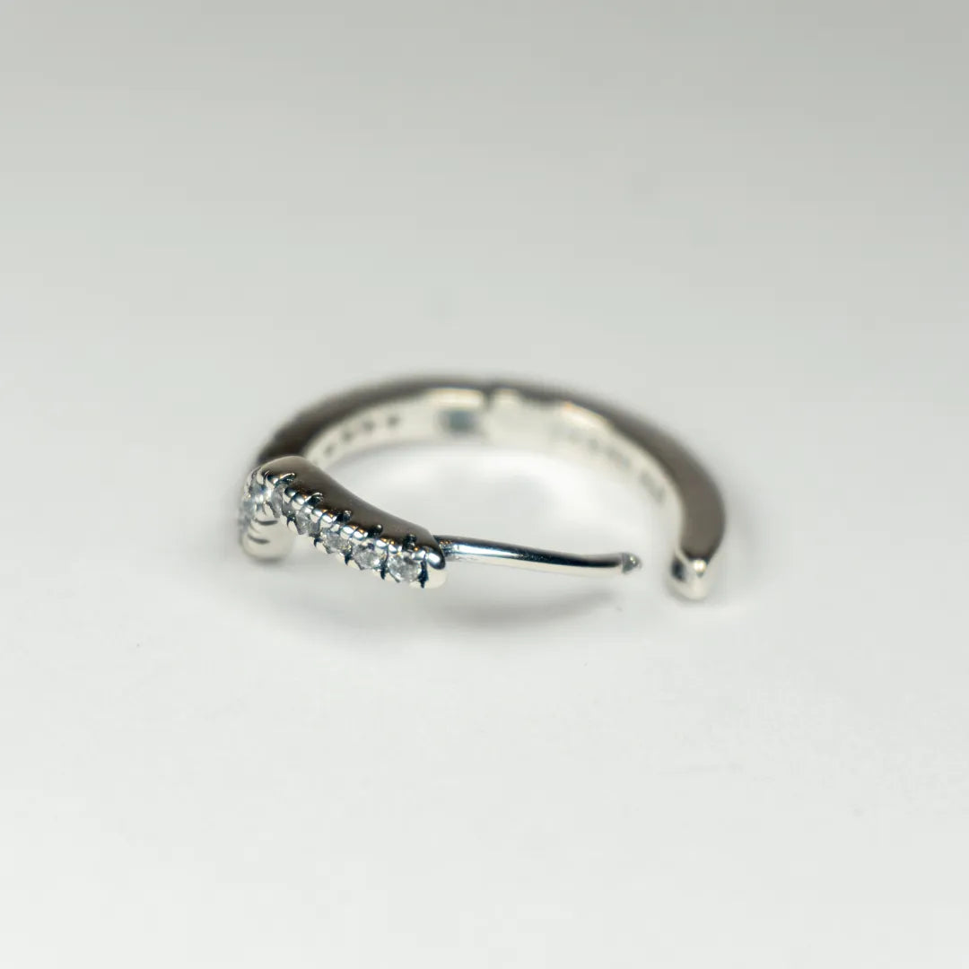 Pandora Timeless Naušnice u Obliku Obruča Blistavi Val (Srebro 925)