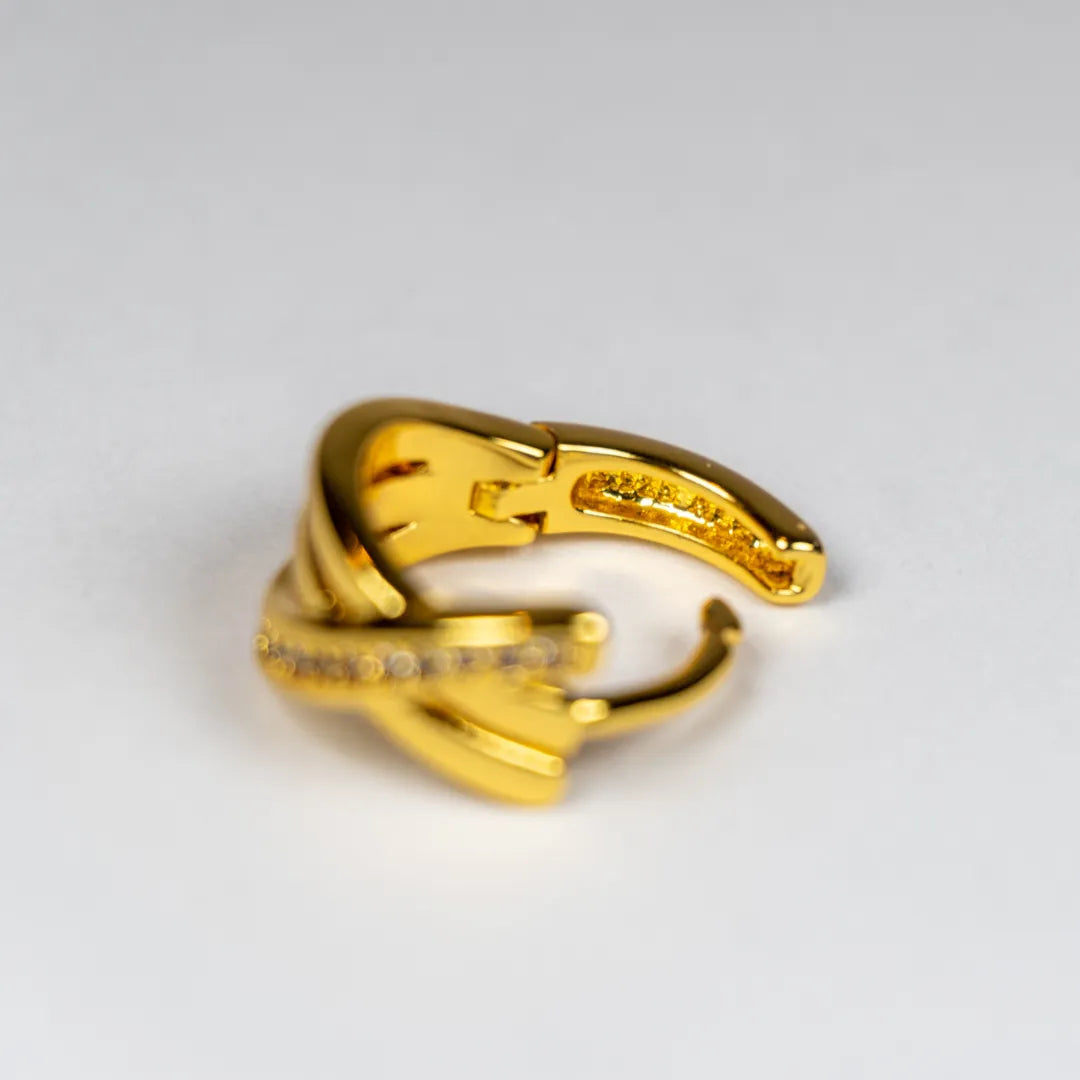 Pandora Signature Ukrštene Pavé Naušnice Alke (Posebna Pandora legura metala s 14k pozlatom)