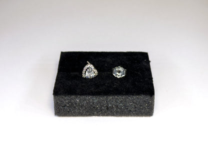 Pandora Naušnice s Uzdignutim Srcem (Srebro 925)