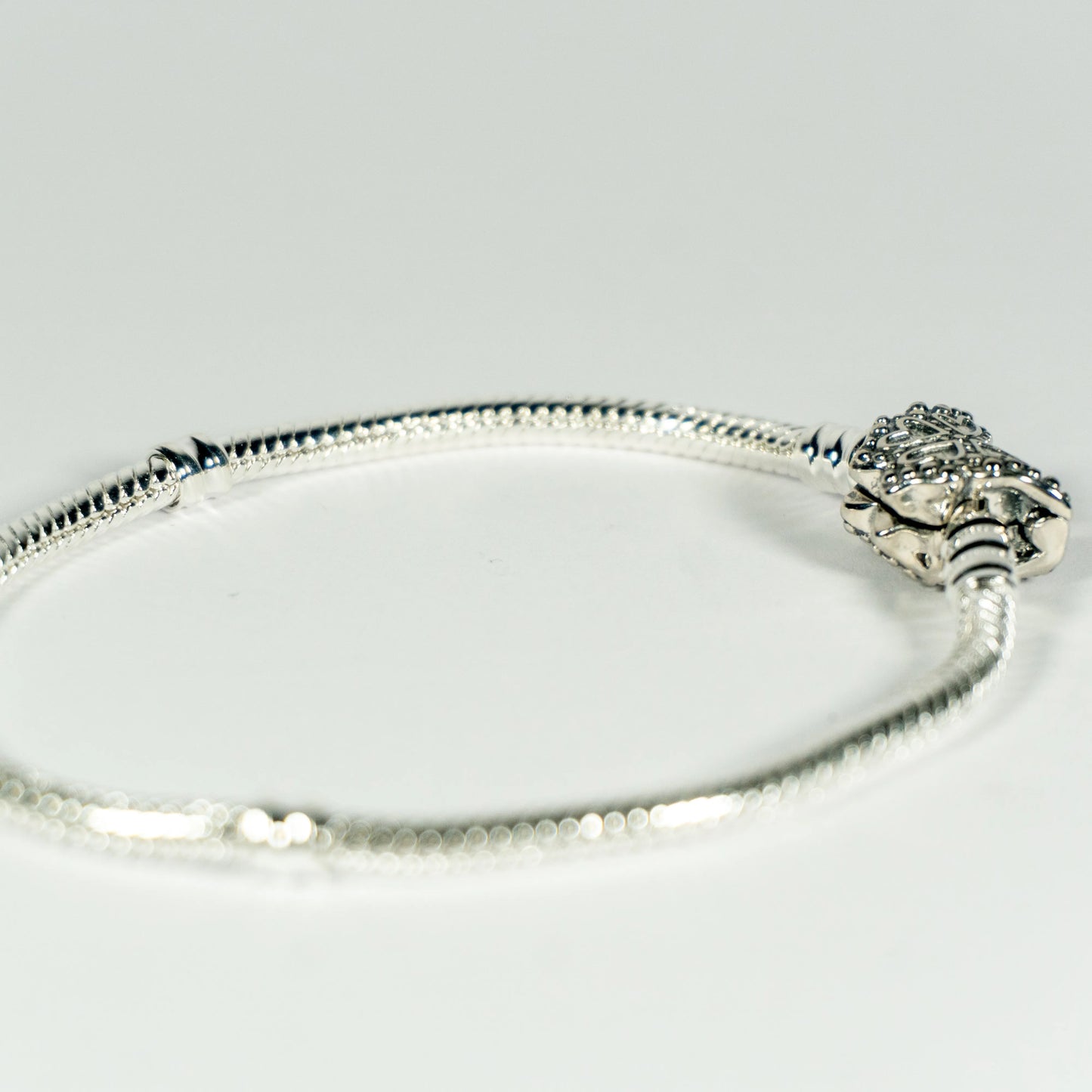 Pandora Narukvica Moments sa Zmijskim Vezom i Kopčom u Obliku Leptira (Srebro 925)