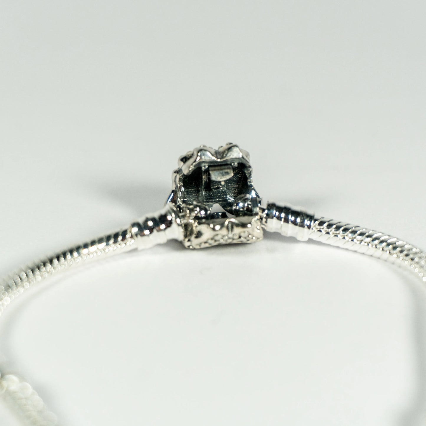 Pandora Narukvica Moments sa Zmijskim Vezom i Kopčom u Obliku Leptira (Srebro 925)