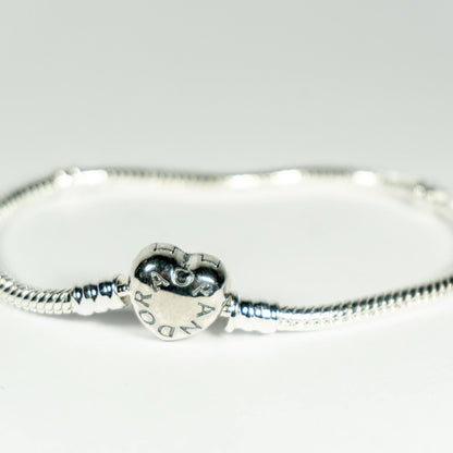 Pandora Narukvica sa srcolikom kopčom (Srebro 925)