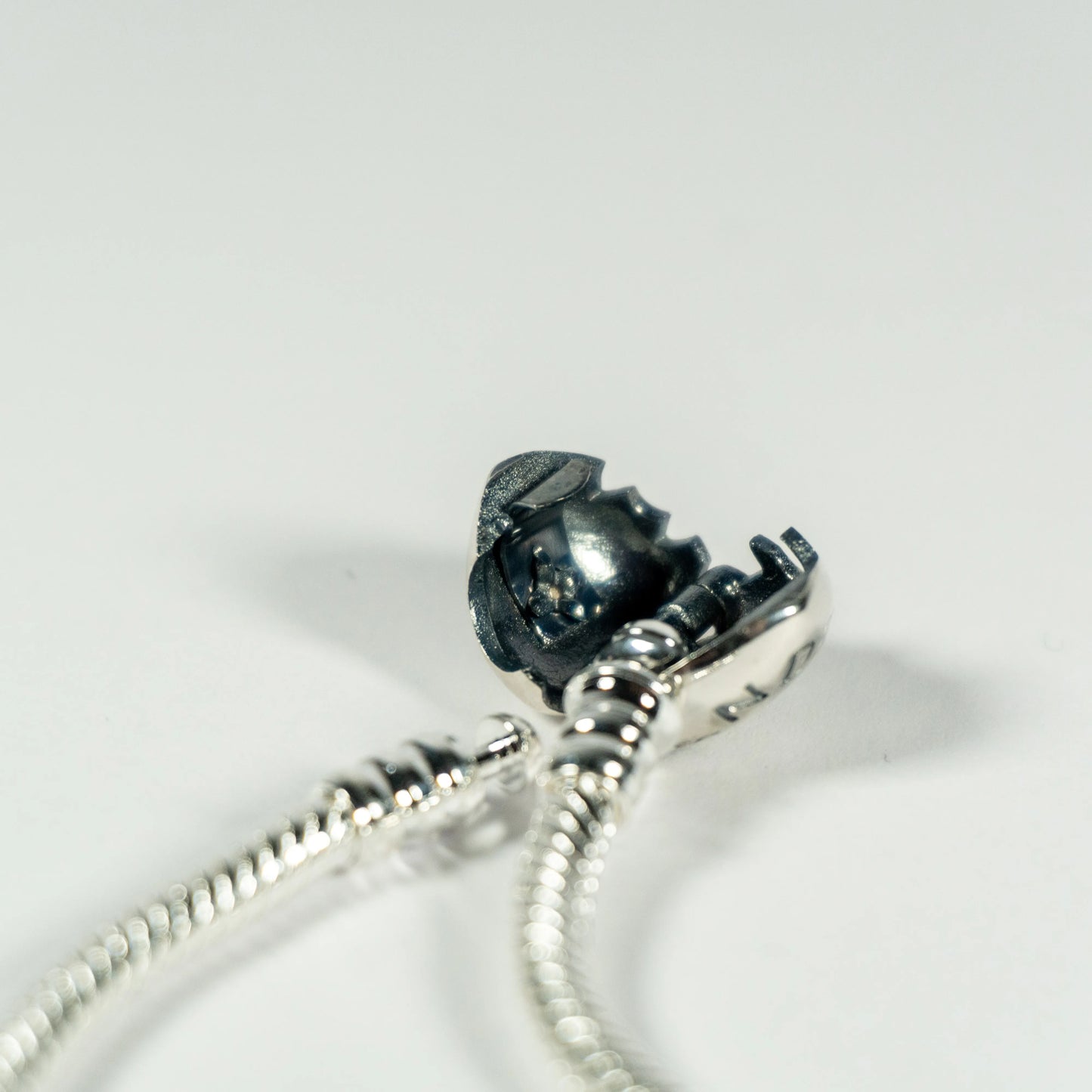 Pandora Narukvica sa srcolikom kopčom (Srebro 925)