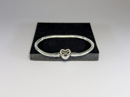 Pandora Narukvica sa zmijskim vezom & blistavom srčanom kopčom (Srebro 925)