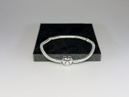 Pandora Narukvica sa srcolikom kopčom (Srebro 925)